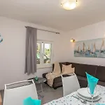 Apartment Green *