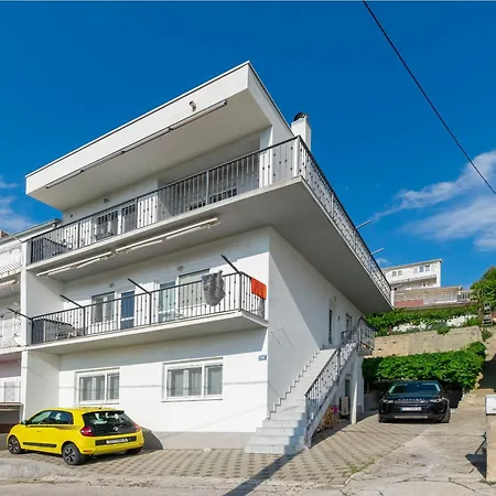 Apartment Green * Dugi Rat